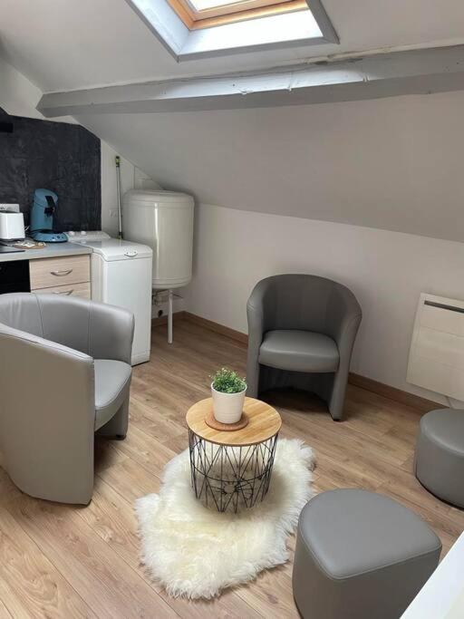 Edouard 2. Logement Complet. Charleville-Mezieres Exterior foto