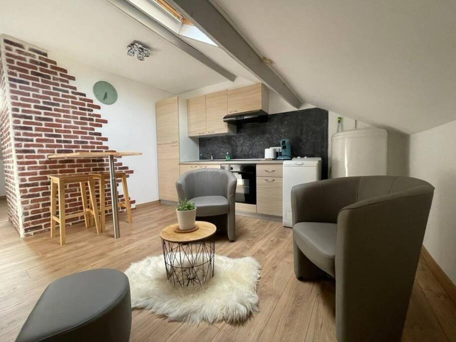 Edouard 2. Logement Complet. Charleville-Mezieres Exterior foto